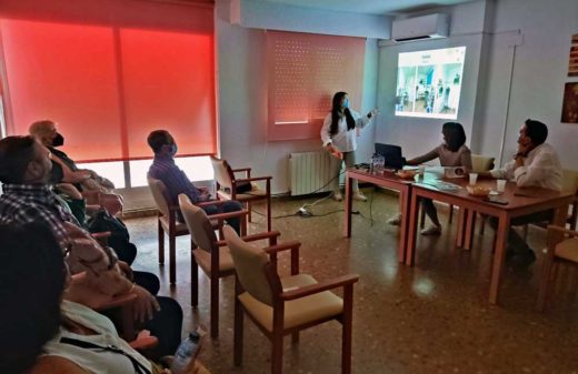 Reunión con familias Transformación del Modelo de Cuidados
